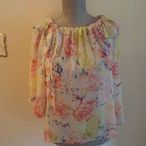 CAbi  3/4 Flowy Top